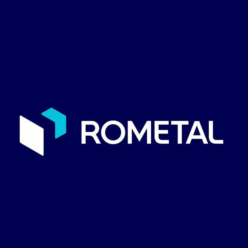 Sistema de porta deslizante Rometal aplicado em marcenaria sob medida